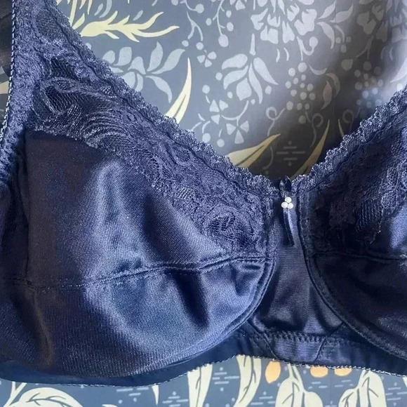 Trulife Barbara Navy Mastectomy Soft Cup Lace Bra 42B - Picture 2 of 10